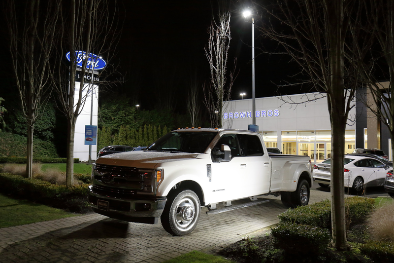 Illustration for article titled Pics from the Curbside: 2018-02-04 to Marpole at Dusk and Night